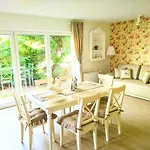Apartment Romantic Style