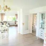 Apartment Romantic Style